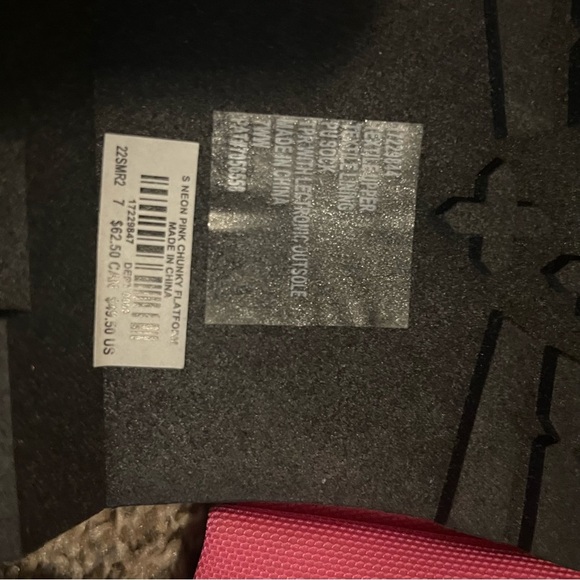 NEW Torrid Pink Slide Sandals - Picture 4 of 12